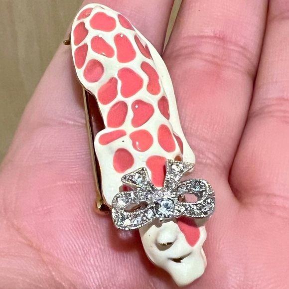 Kenneth Jay Lane Mountain Lion Enamel Brooch Pin - Picture 2 of 4